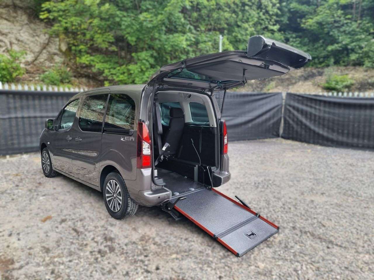 A 2017 PEUGEOT PARTNER TEPEE 3 Seat Wheelchair Accessible Disabled Access Ramp Car A 2017 PEUGEOT PARTNER TEPEE 3 Seat Wheelchair Accessible Disabled Access Ramp Car