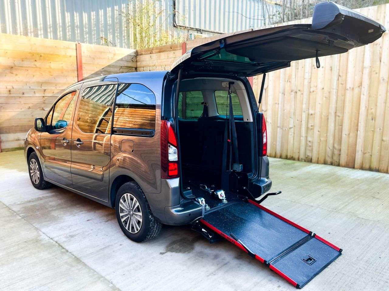 A 2017 PEUGEOT PARTNER TEPEE 3 Seat Wheelchair Accessible Disabled Access Ramp Car A 2017 PEUGEOT PARTNER TEPEE 3 Seat Wheelchair Accessible Disabled Access Ramp Car