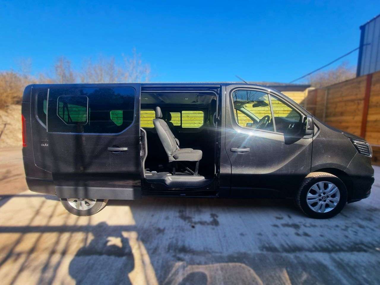 2024 RENAULT TRAFIC 2024 RENAULT TRAFIC
