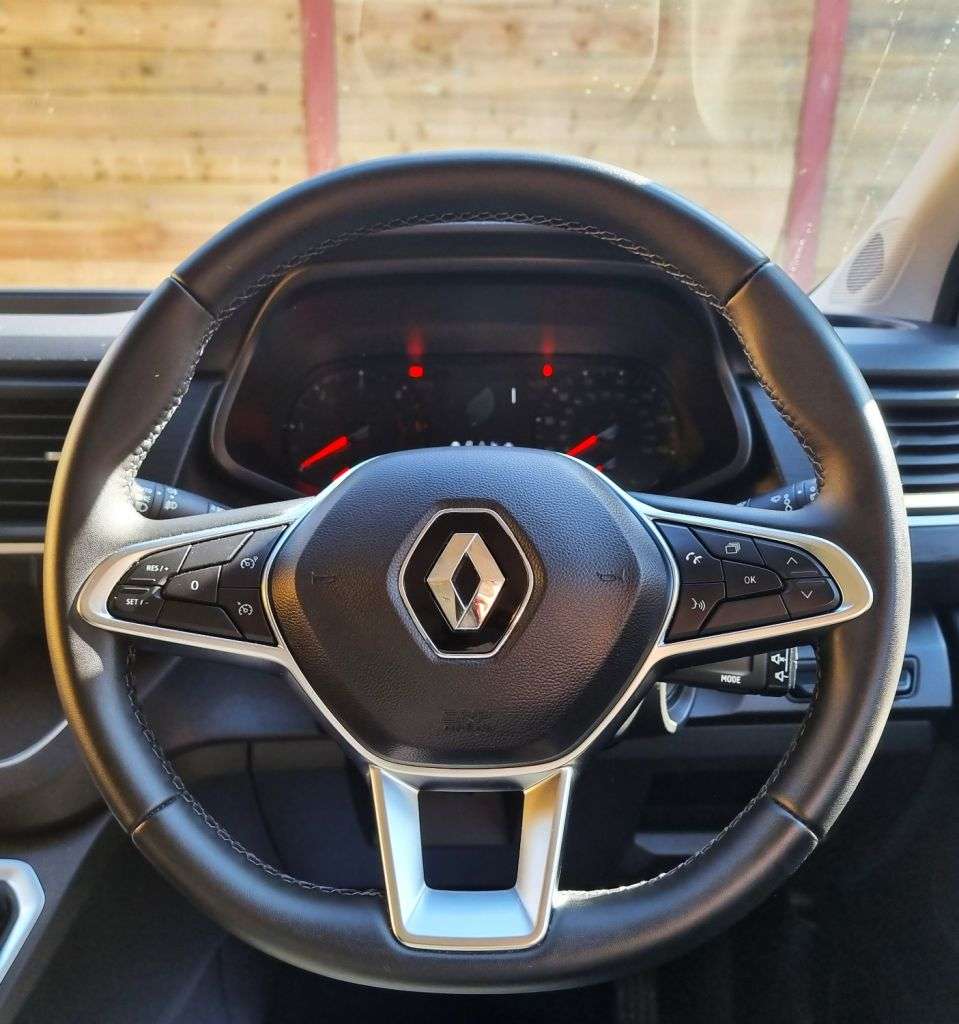 2024 RENAULT TRAFIC 2024 RENAULT TRAFIC