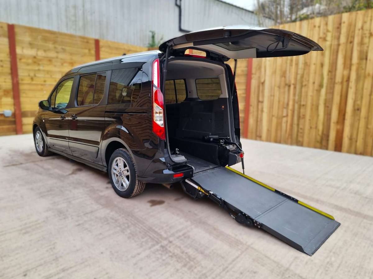 Check out this Ford Grand Tourneo Connect 2022 Diesel Automatic