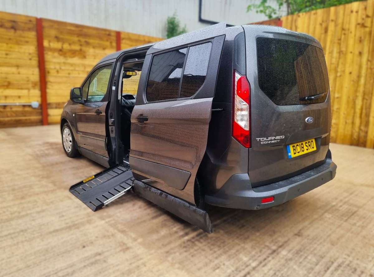 Check out this Ford Grand Tourneo Connect 2018 Diesel Automatic