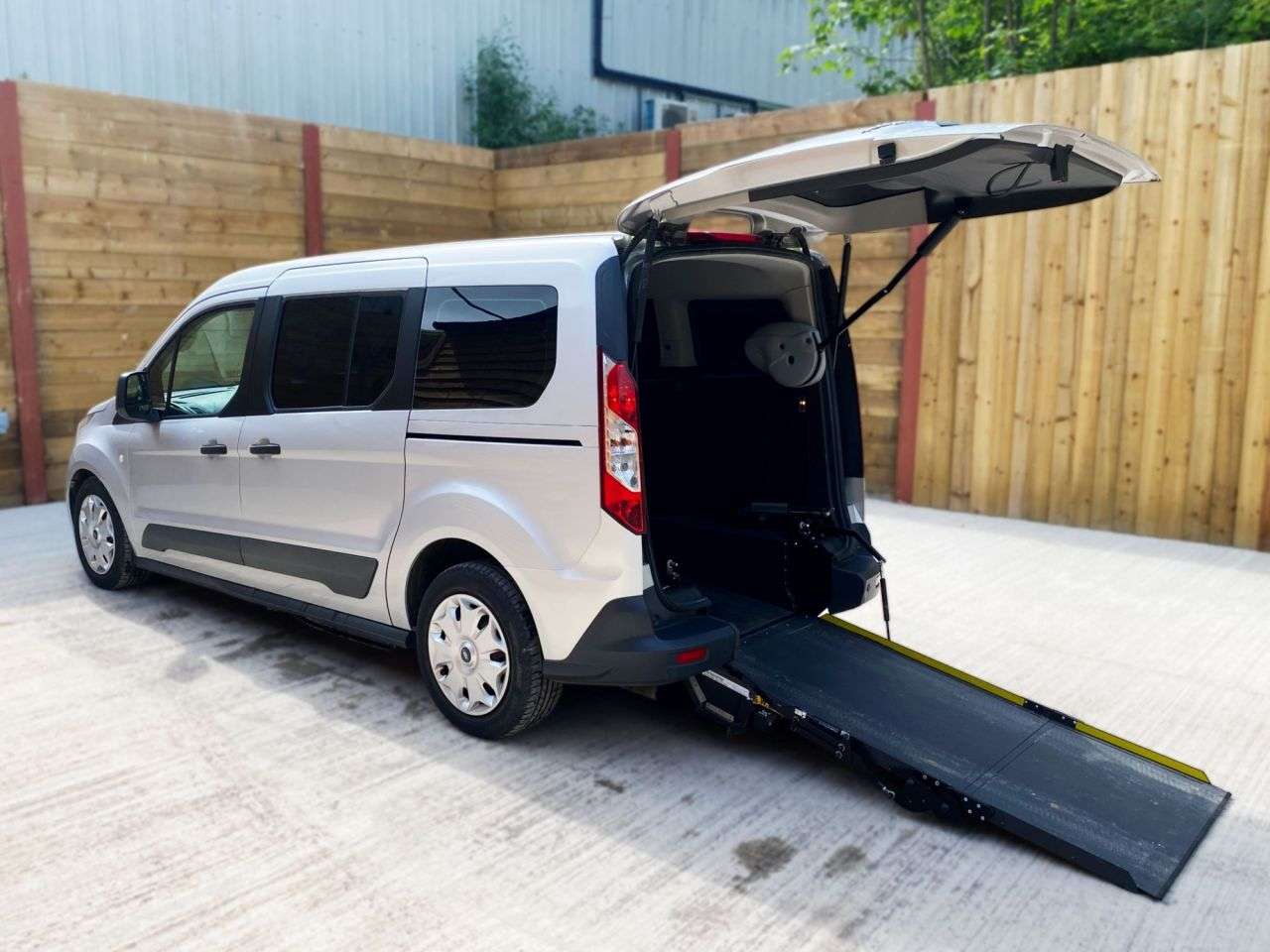 A 2019 FORD GRAND TOURNEO CONNECT Passenger Up Front or Drive From Wheelchair Accessible Vehicle WAV A 2019 FORD GRAND TOURNEO CONNECT Passenger Up Front or Drive From Wheelchair Accessible Vehicle WAV