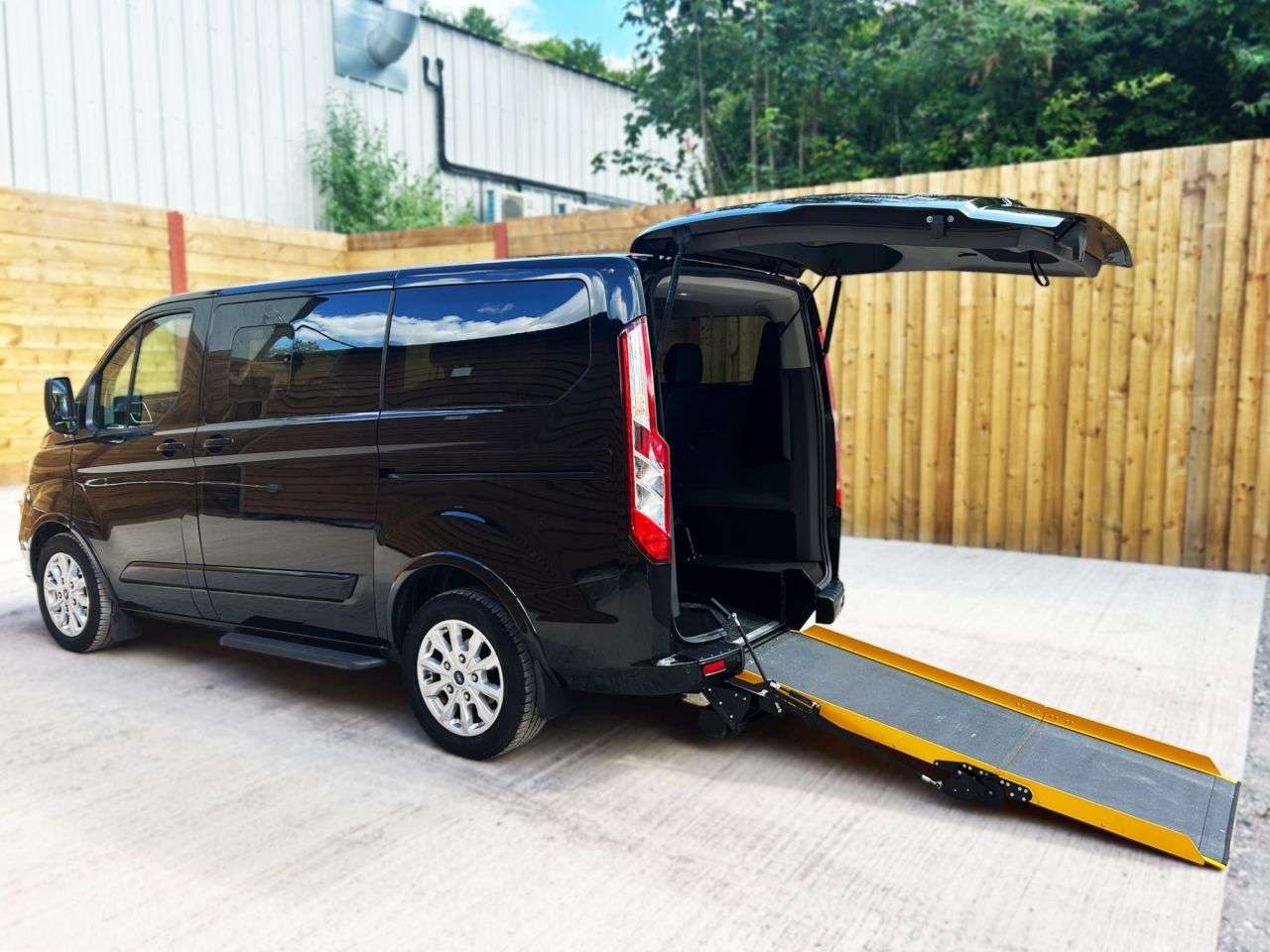 A 2022 FORD TOURNEO CUSTOM Passenger Up Front / Drive From Wheelchair Accessible Vehicle WAV A 2022 FORD TOURNEO CUSTOM Passenger Up Front / Drive From Wheelchair Accessible Vehicle WAV