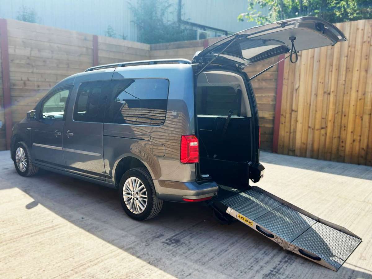 Check out this Volkswagen Caddy Maxi Life 2017 Diesel Automatic