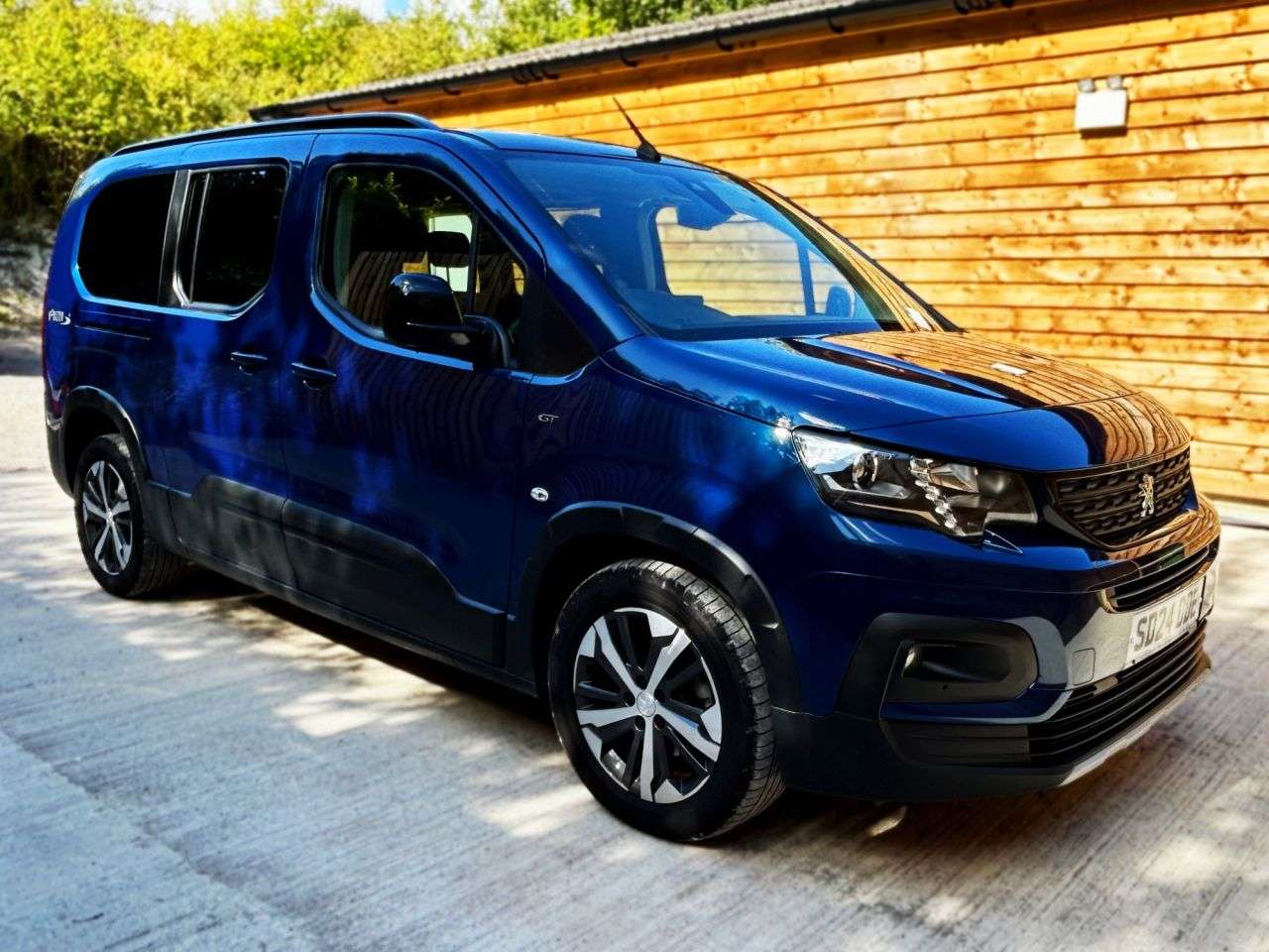 A 2024 PEUGEOT RIFTER L2 LWB 5 Seat Auto Wheelchair Accessible Disabled Access Vehicle WAV A 2024 PEUGEOT RIFTER L2 LWB 5 Seat Auto Wheelchair Accessible Disabled Access Vehicle WAV