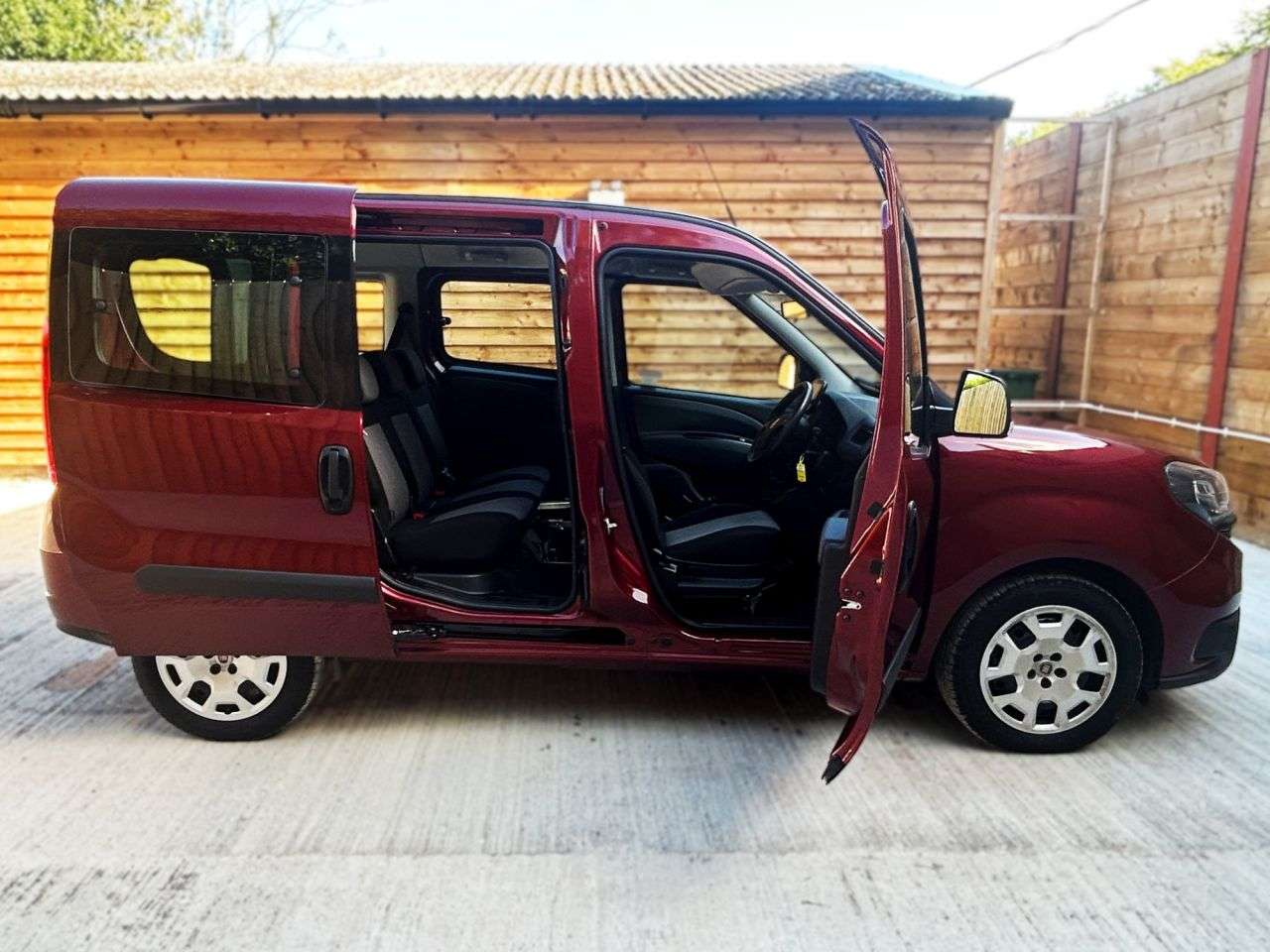 2023 FIAT DOBLO 2023 FIAT DOBLO