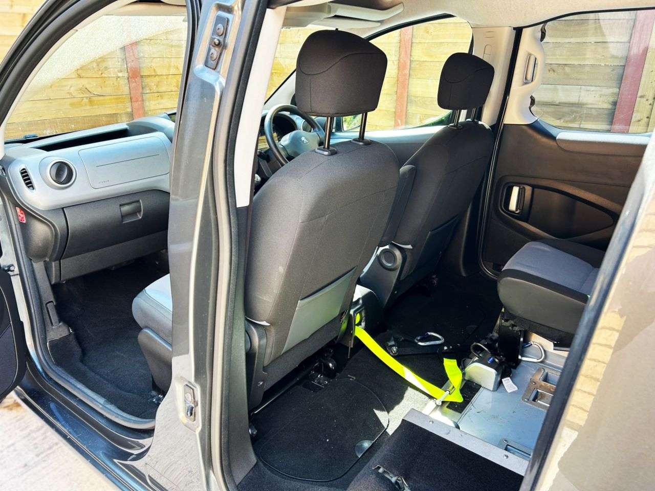 2014 PEUGEOT PARTNER TEPEE 2014 PEUGEOT PARTNER TEPEE
