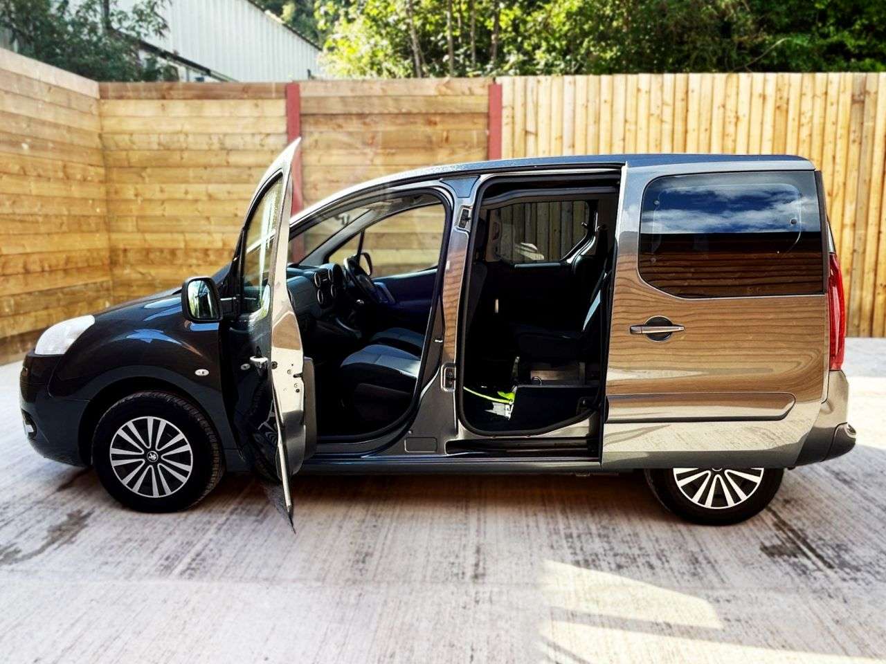 2014 PEUGEOT PARTNER TEPEE 2014 PEUGEOT PARTNER TEPEE