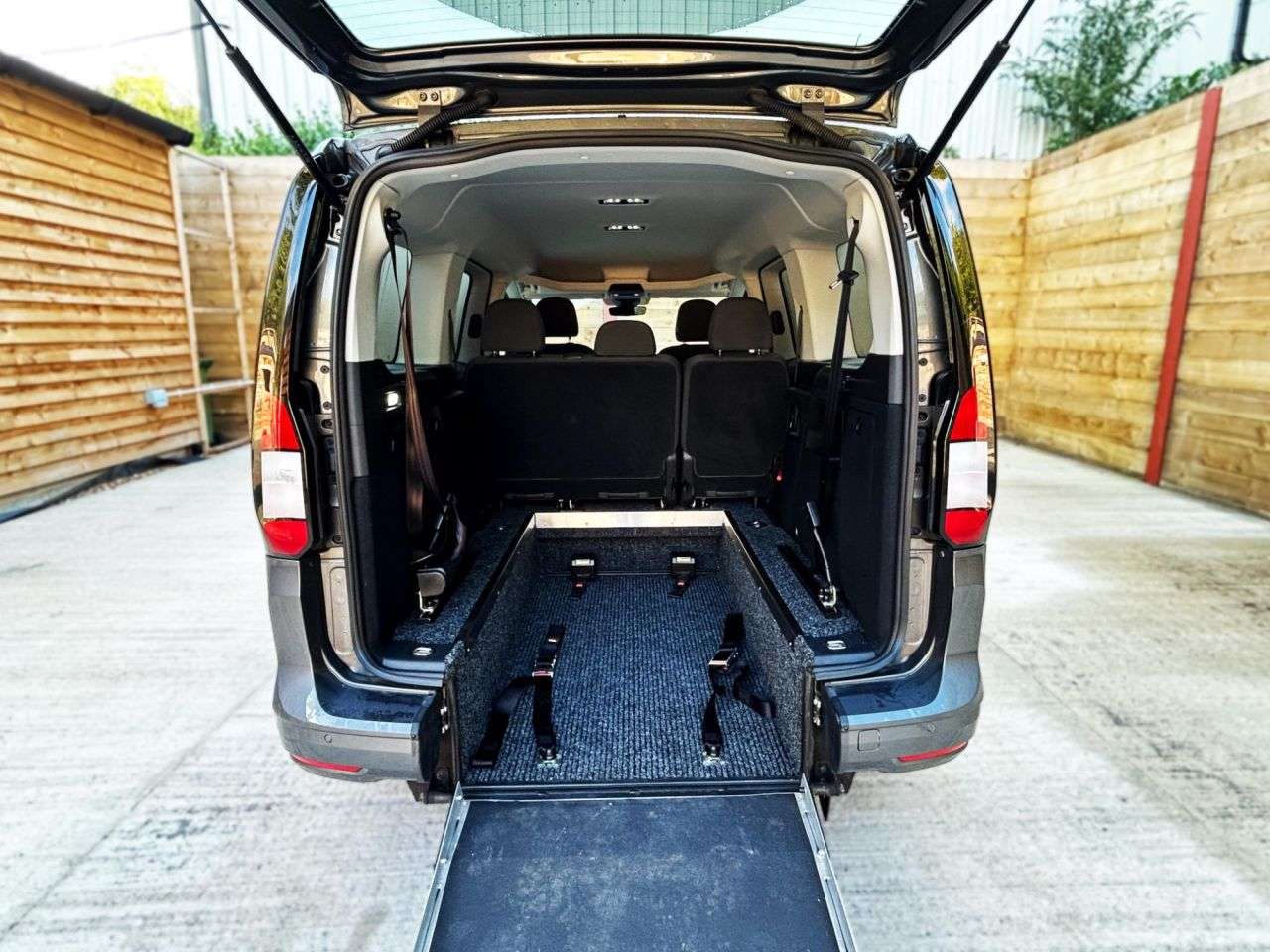 2024 FORD GRAND TOURNEO CONNECT 2024 FORD GRAND TOURNEO CONNECT