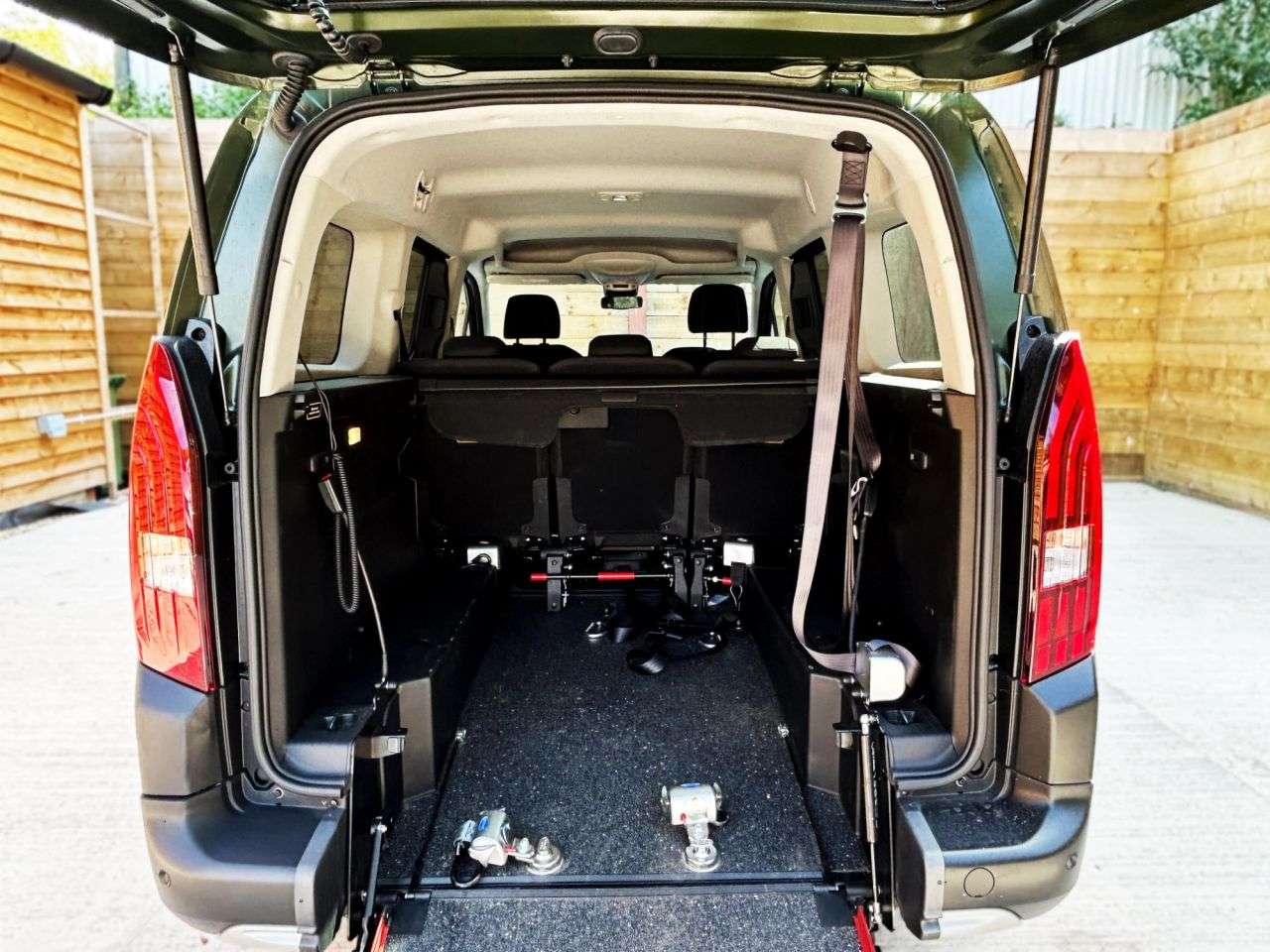 2024 PEUGEOT RIFTER 2024 PEUGEOT RIFTER