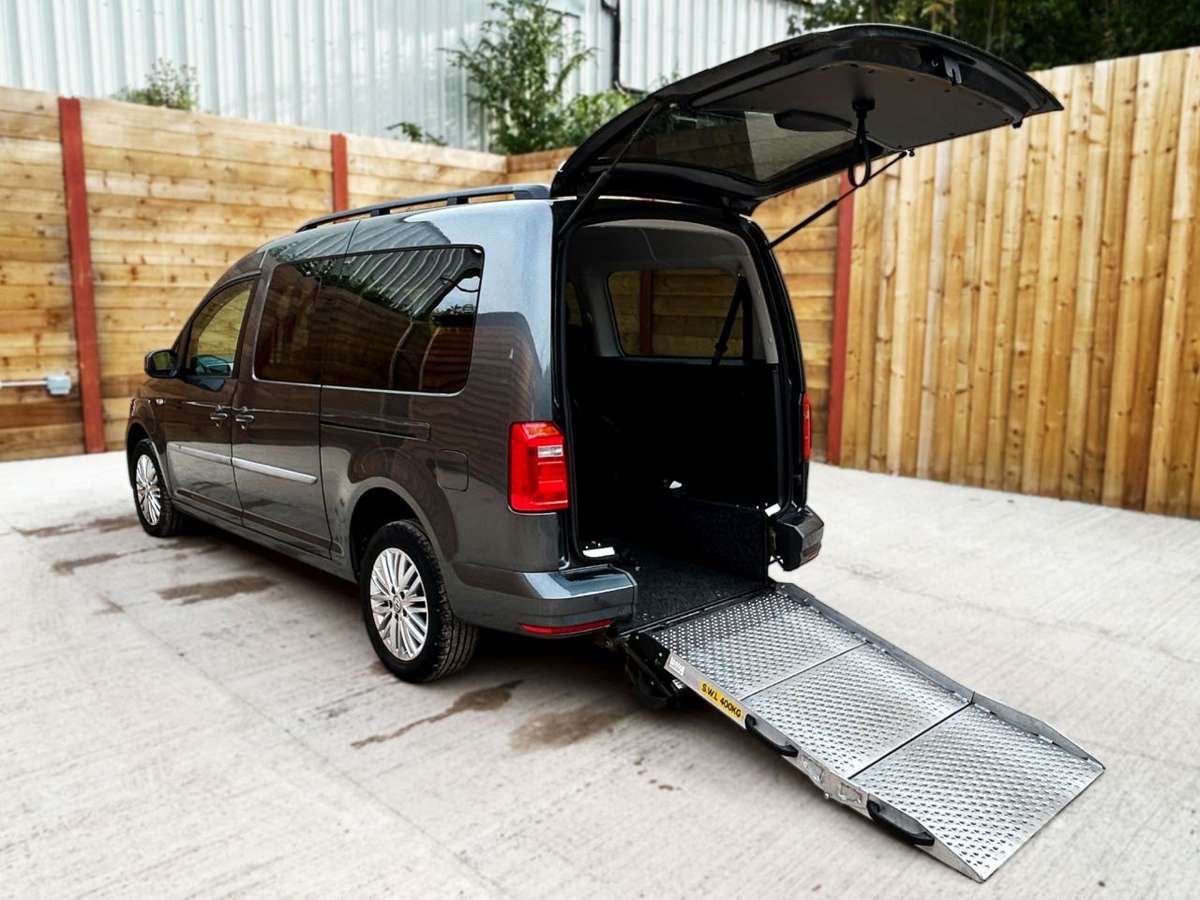 Check out this Volkswagen Caddy Maxi Life 2018 Diesel Automatic