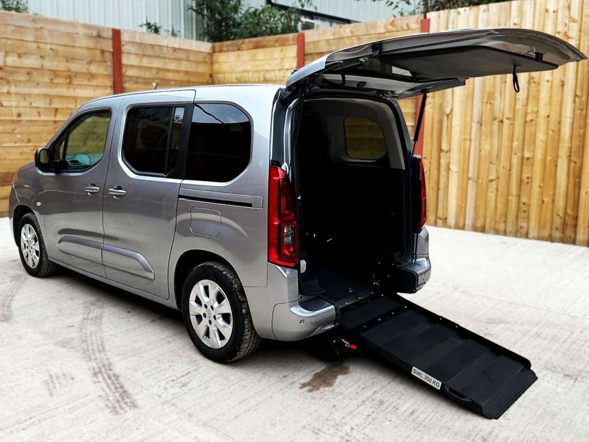 Check out this Vauxhall Combo Life 2022 Petrol Automatic