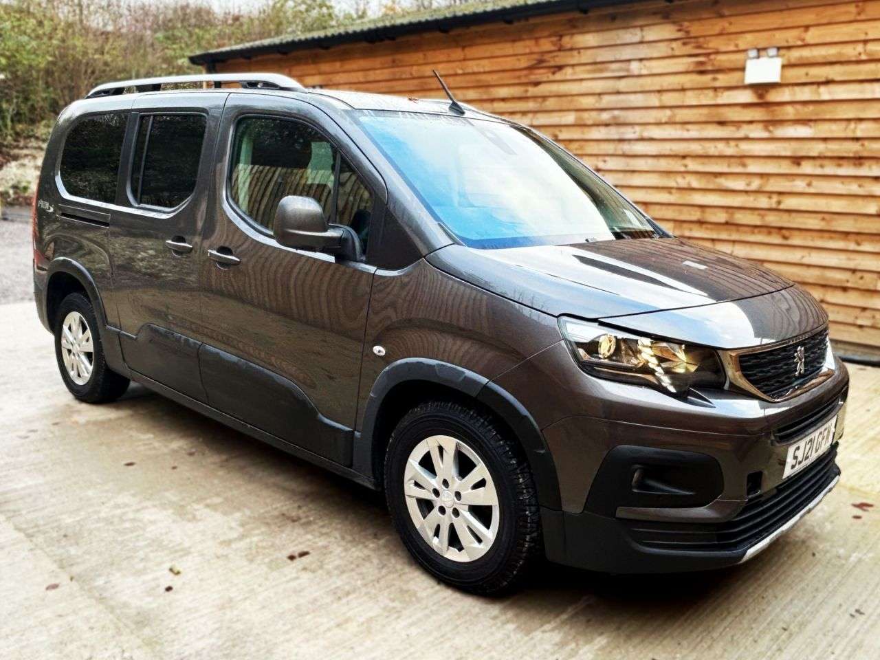 A 2021 PEUGEOT RIFTER L2 LWB 5 Seat Petrol Auto Wheelchair Accessible Disabled Access Vehicle WAV A 2021 PEUGEOT RIFTER L2 LWB 5 Seat Petrol Auto Wheelchair Accessible Disabled Access Vehicle WAV