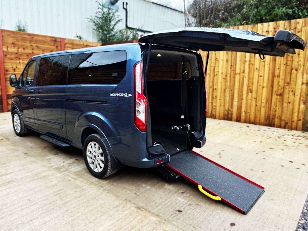 Check out this Ford Tourneo Custom 2020 Diesel Manual