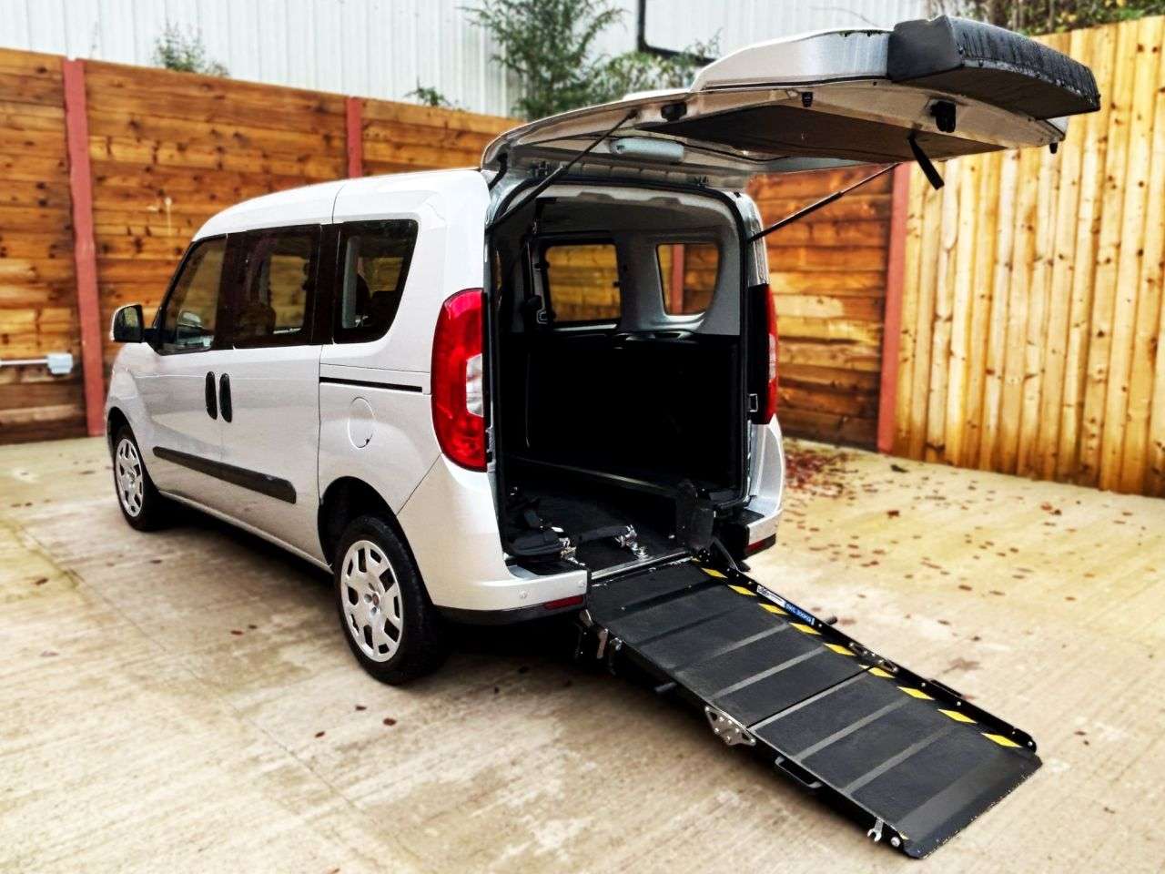 A 2017 FIAT DOBLO 3 Seat Wheelchair Accessible Disabled Access Vehicle WAV A 2017 FIAT DOBLO 3 Seat Wheelchair Accessible Disabled Access Vehicle WAV