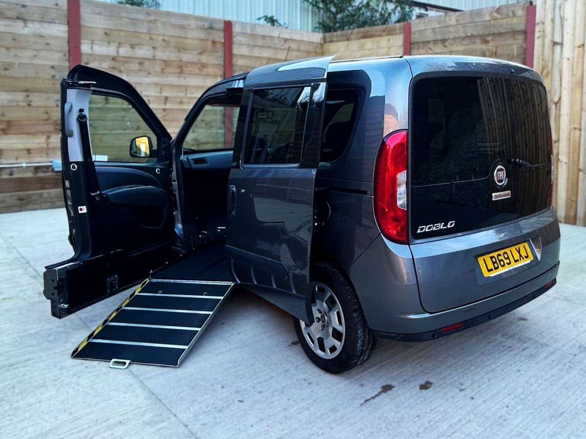 Check out this Fiat Doblo 2020 Petrol Manual
