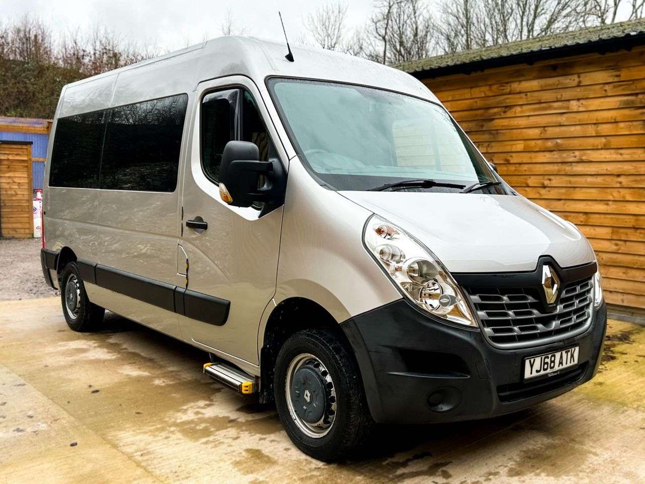 A 2018 RENAULT MASTER MWB MR 6 Seat Auto Wheelchair Accessible Disabled Access Vehicle WAV A 2018 RENAULT MASTER MWB MR 6 Seat Auto Wheelchair Accessible Disabled Access Vehicle WAV