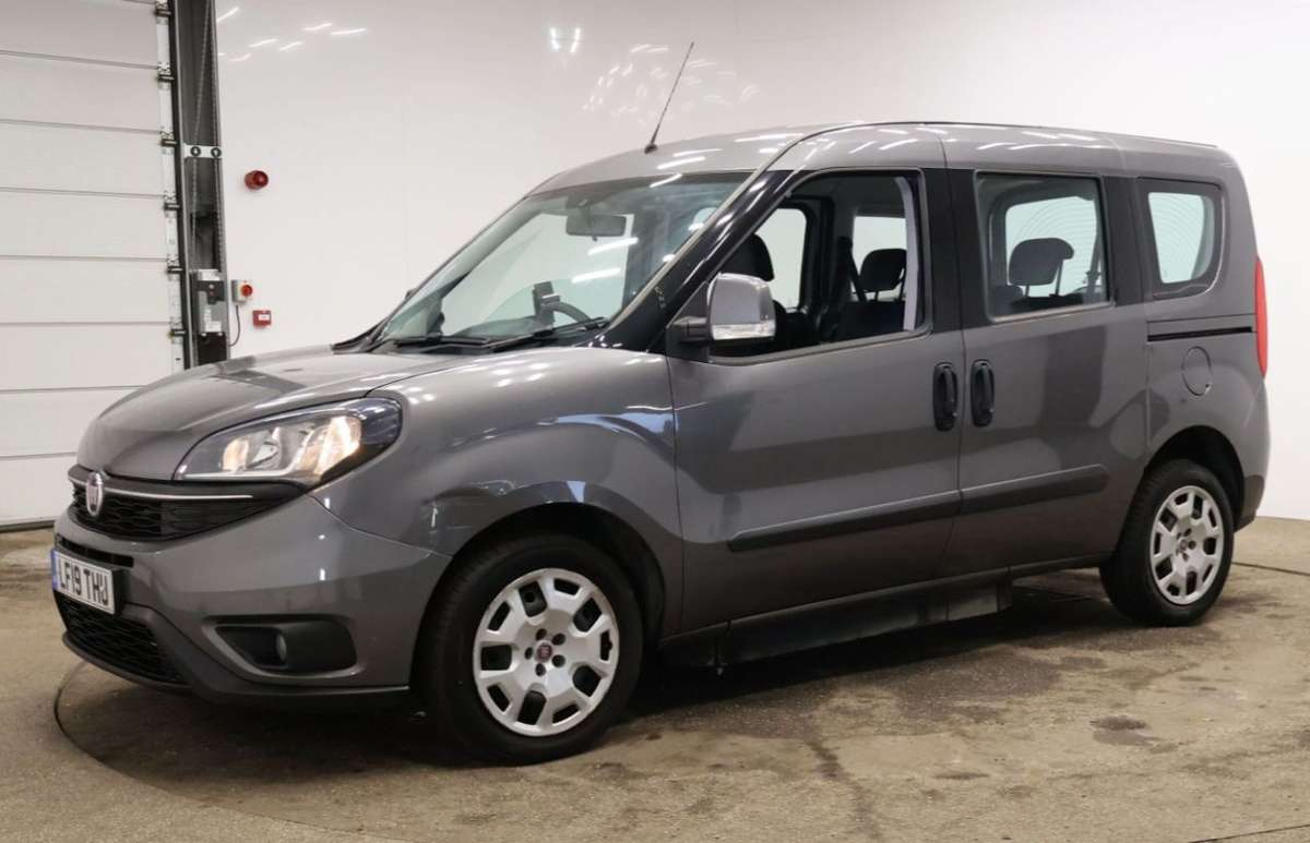 Check out this Fiat Doblo 2019 Petrol Manual
