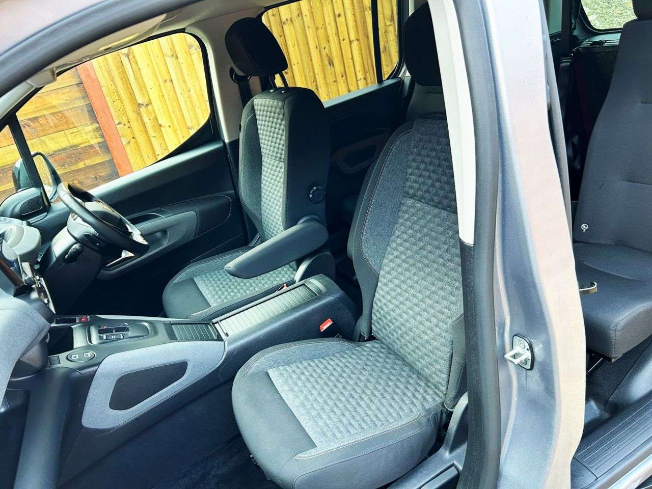 2025 PEUGEOT RIFTER 2025 PEUGEOT RIFTER