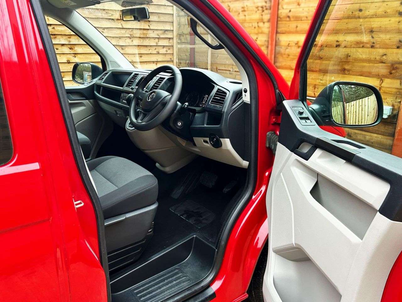 2017 VOLKSWAGEN TRANSPORTER 2017 VOLKSWAGEN TRANSPORTER