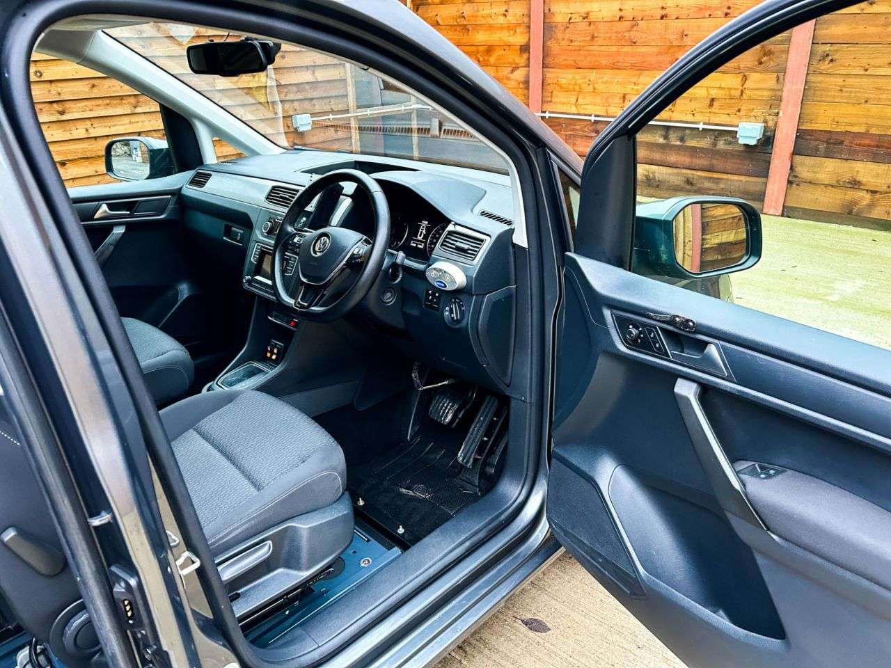 2020 VOLKSWAGEN CADDY LIFE 2020 VOLKSWAGEN CADDY LIFE