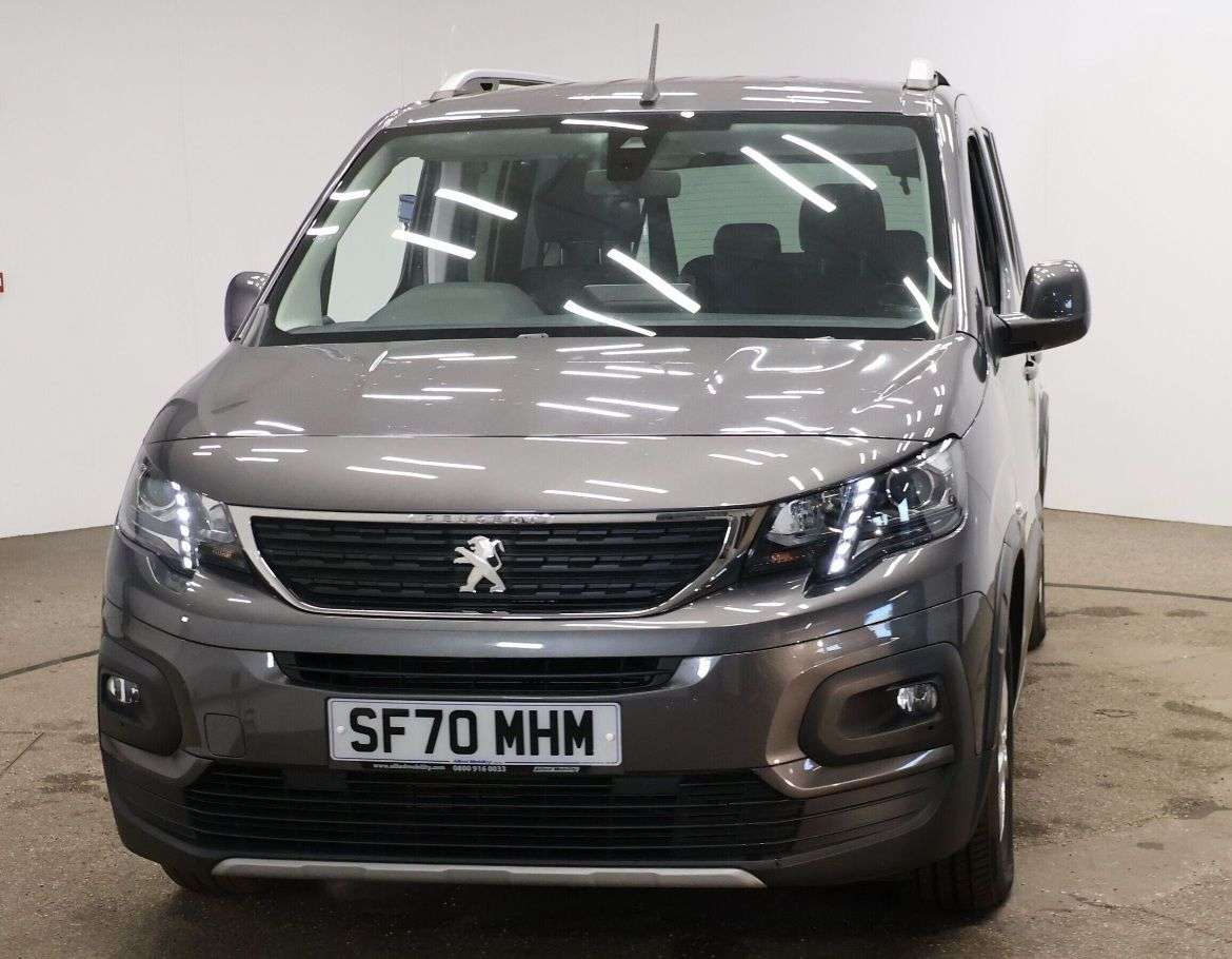 Check out this Peugeot Rifter 2020 Diesel Manual