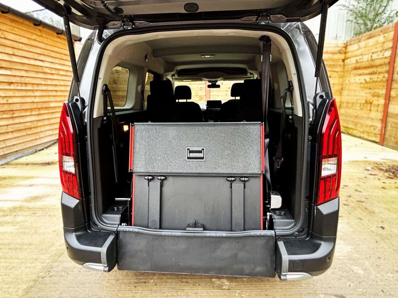 2024 PEUGEOT RIFTER 2024 PEUGEOT RIFTER