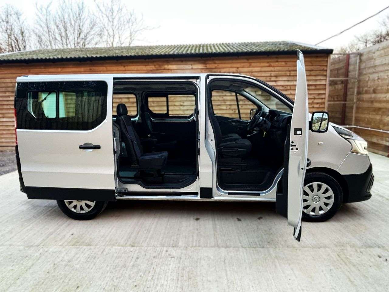 2021 RENAULT TRAFIC 2021 RENAULT TRAFIC