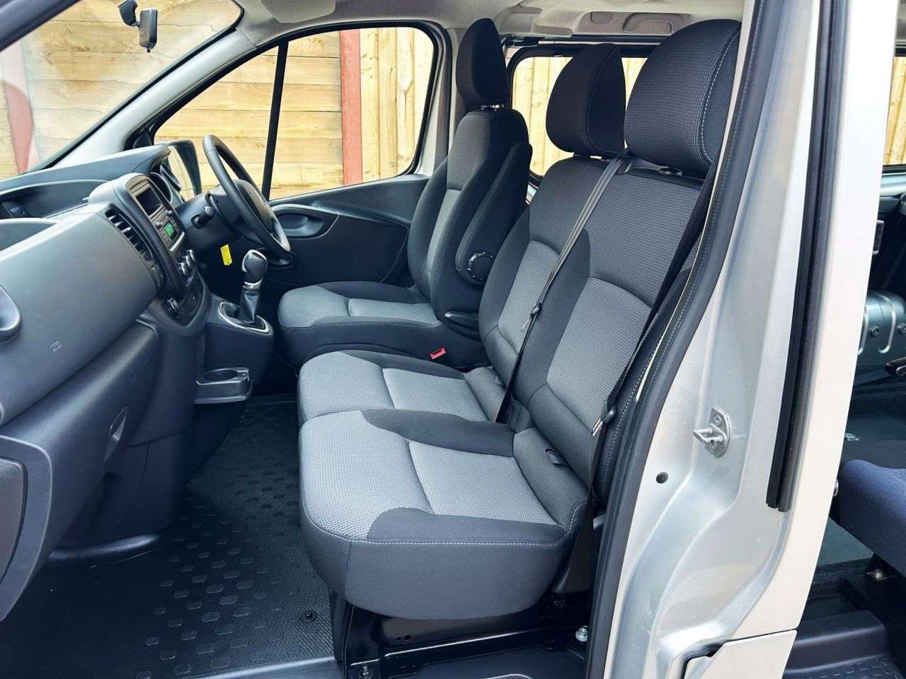 2021 RENAULT TRAFIC 2021 RENAULT TRAFIC