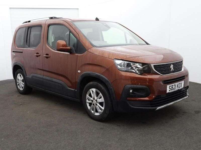 Check out this Peugeot Rifter 2021 Petrol Automatic