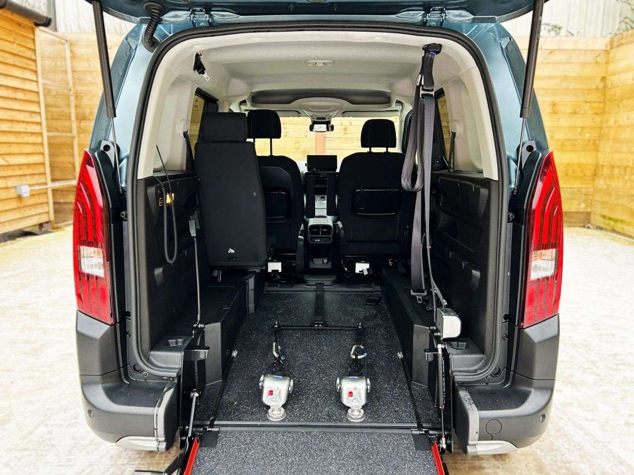 2024 PEUGEOT RIFTER 2024 PEUGEOT RIFTER