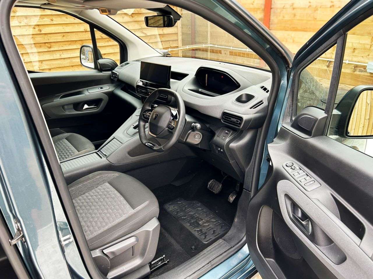 2024 PEUGEOT RIFTER 2024 PEUGEOT RIFTER