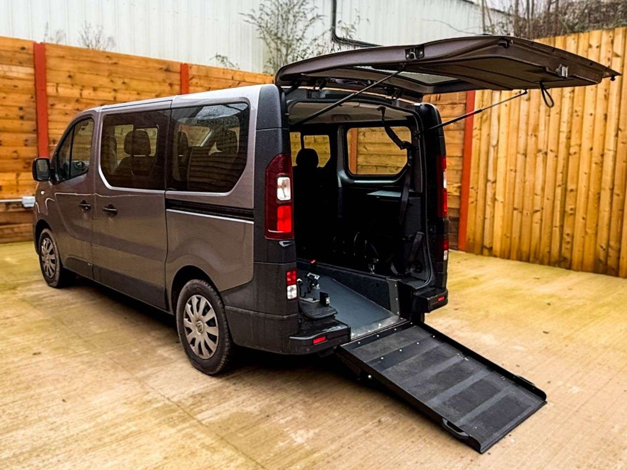 A 2021 RENAULT TRAFIC 5 Seat Auto Wheelchair Accessible Disabled Access Vehicle WAV A 2021 RENAULT TRAFIC 5 Seat Auto Wheelchair Accessible Disabled Access Vehicle WAV