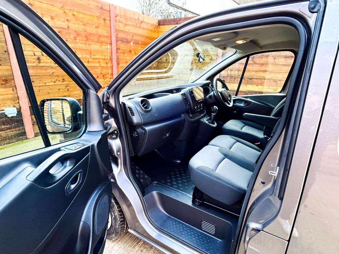 2021 RENAULT TRAFIC 2021 RENAULT TRAFIC