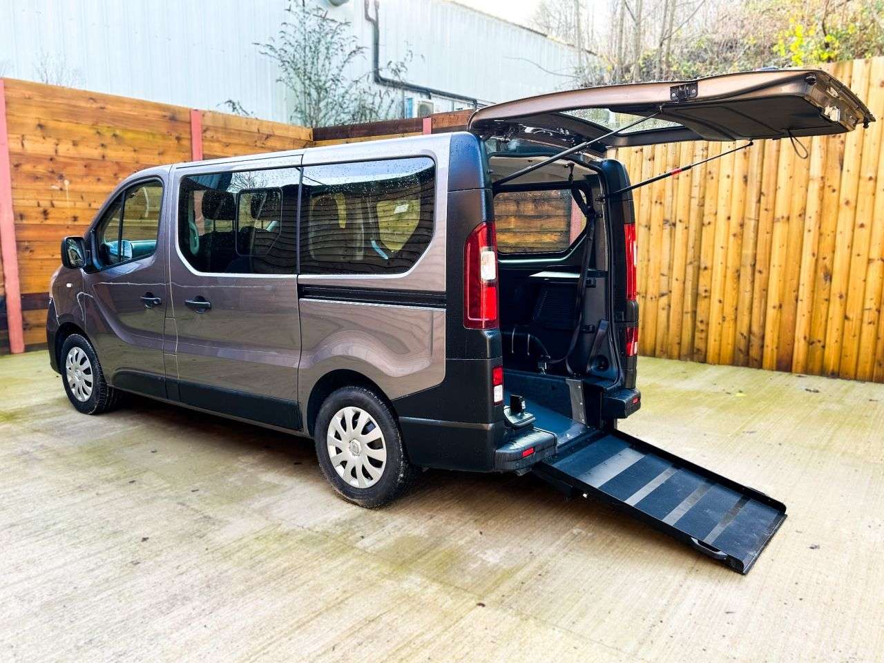A 2021 RENAULT TRAFIC 5 Seat Auto Wheelchair Accessible Disabled Access Vehicle WAV A 2021 RENAULT TRAFIC 5 Seat Auto Wheelchair Accessible Disabled Access Vehicle WAV