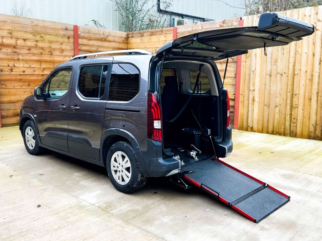 A 2020 PEUGEOT RIFTER 4 Seat Auto Wheelchair Accessible Disabled Access Vehicle WAV A 2020 PEUGEOT RIFTER 4 Seat Auto Wheelchair Accessible Disabled Access Vehicle WAV
