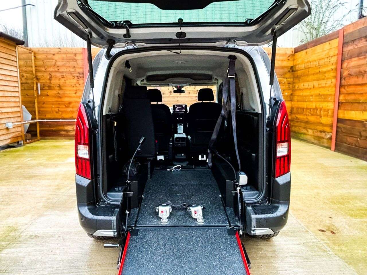 2024 PEUGEOT RIFTER 2024 PEUGEOT RIFTER