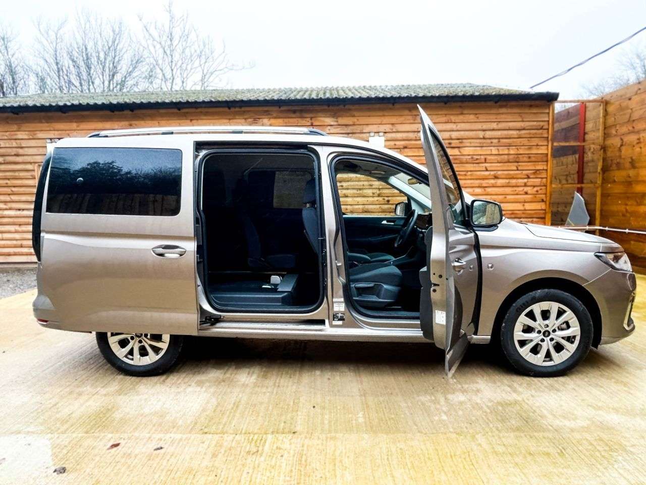 2025 FORD GRAND TOURNEO CONNECT 2025 FORD GRAND TOURNEO CONNECT