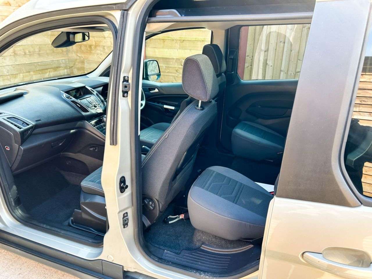 2015 FORD TOURNEO CONNECT 2015 FORD TOURNEO CONNECT