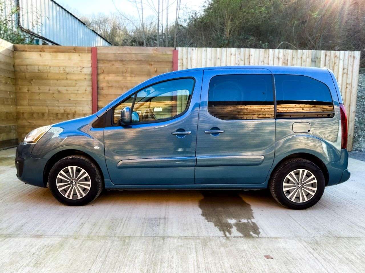 2015 PEUGEOT PARTNER TEPEE 2015 PEUGEOT PARTNER TEPEE
