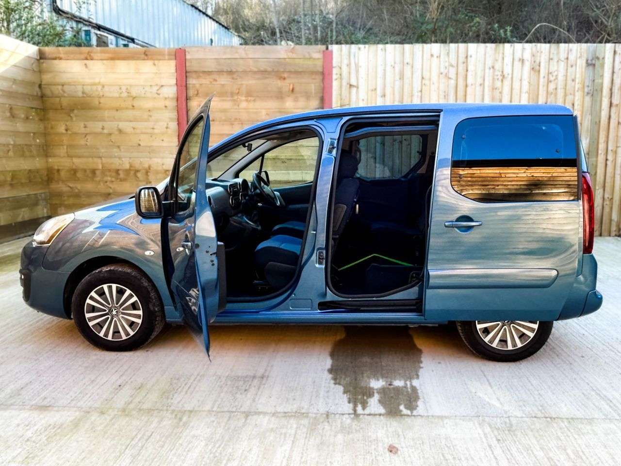 2015 PEUGEOT PARTNER TEPEE 2015 PEUGEOT PARTNER TEPEE