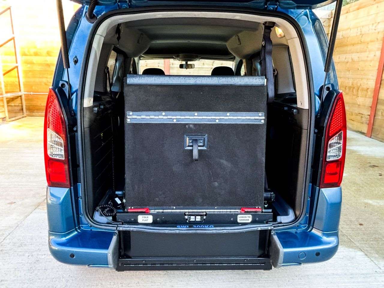 2015 PEUGEOT PARTNER TEPEE 2015 PEUGEOT PARTNER TEPEE
