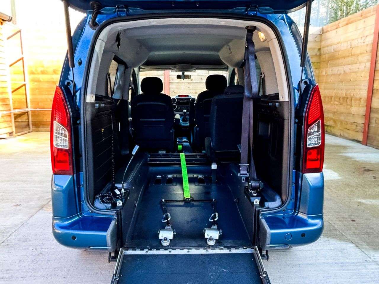 2015 PEUGEOT PARTNER TEPEE 2015 PEUGEOT PARTNER TEPEE