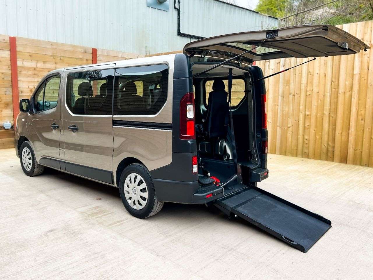 A 2019 RENAULT TRAFIC 6 Seat Wheelchair Accessible Disabled Access Vehicle WAV A 2019 RENAULT TRAFIC 6 Seat Wheelchair Accessible Disabled Access Vehicle WAV