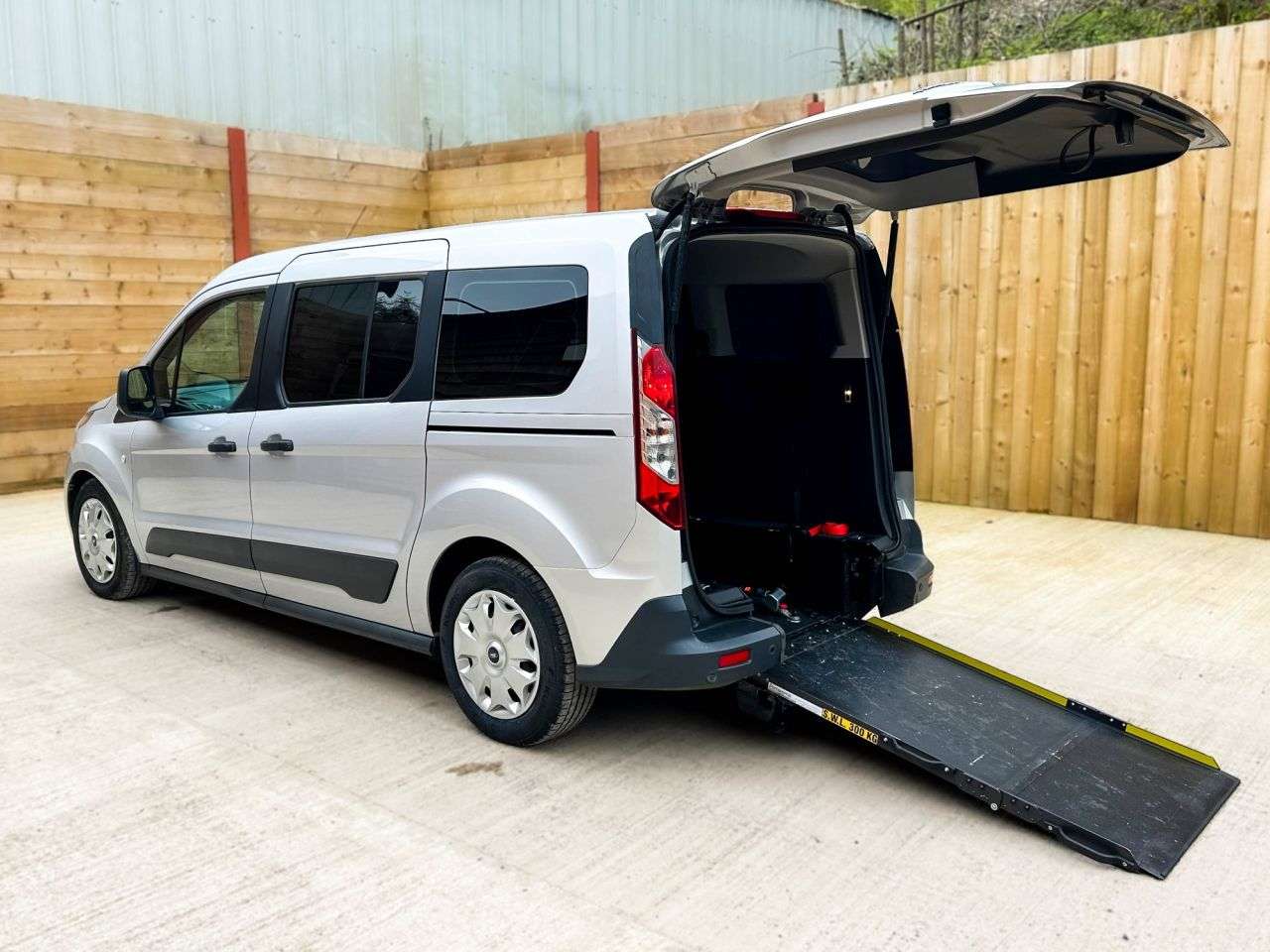 A 2019 FORD GRAND TOURNEO CONNECT 4 Seat Auto Wheelchair Accessible Disabled Access Vehicle WAV A 2019 FORD GRAND TOURNEO CONNECT 4 Seat Auto Wheelchair Accessible Disabled Access Vehicle WAV