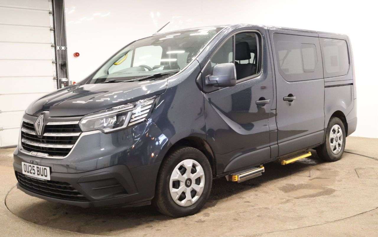 A 2025 RENAULT TRAFIC 4 Seat Wheelchair Accessible Disabled Access Vehicle WAV A 2025 RENAULT TRAFIC 4 Seat Wheelchair Accessible Disabled Access Vehicle WAV