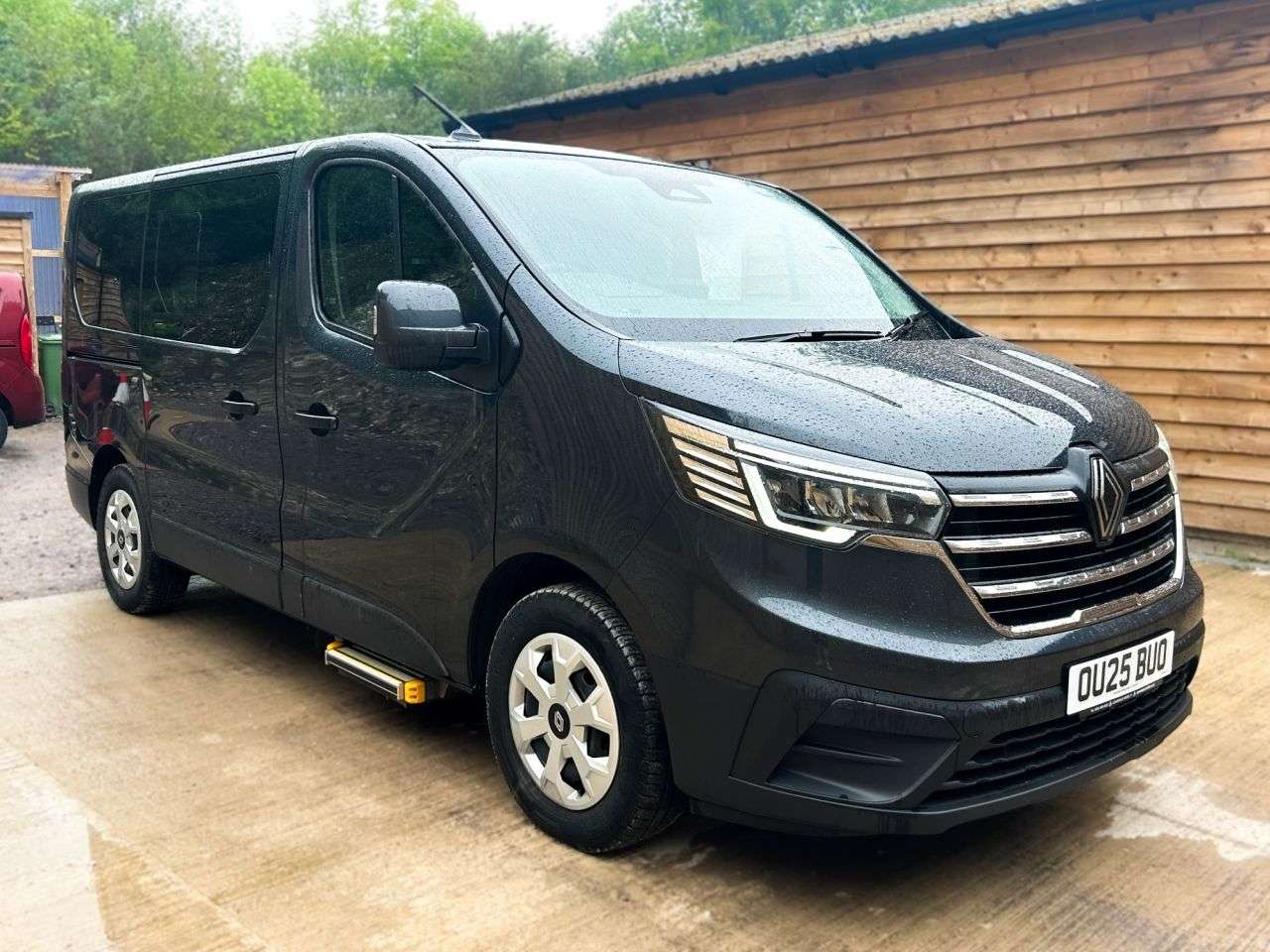 A 2025 RENAULT TRAFIC 4 Seat Wheelchair Accessible Disabled Access Vehicle WAV A 2025 RENAULT TRAFIC 4 Seat Wheelchair Accessible Disabled Access Vehicle WAV