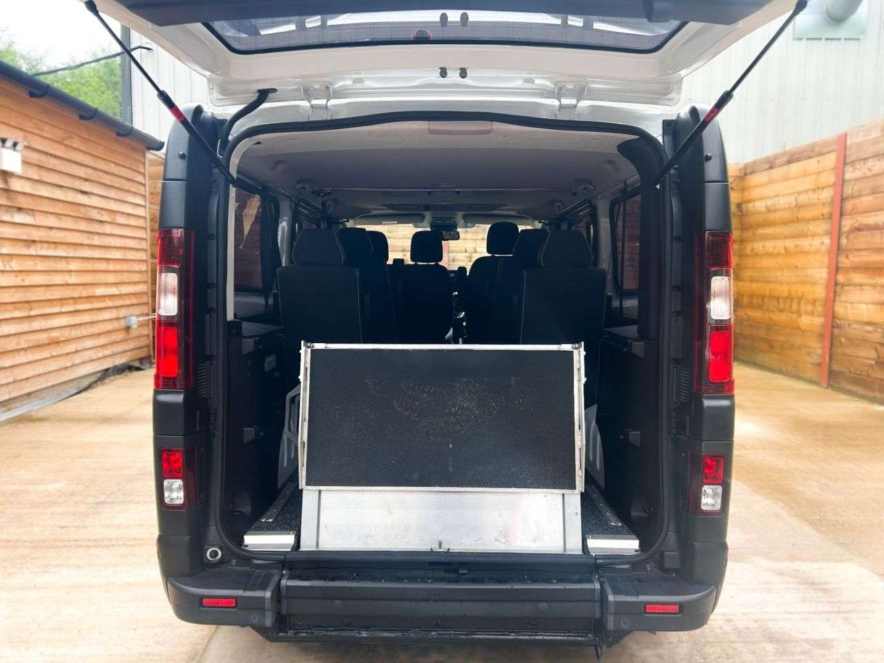 2024 RENAULT TRAFIC 2024 RENAULT TRAFIC