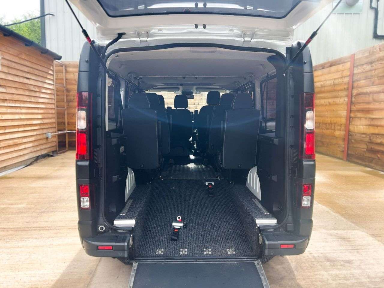 2024 RENAULT TRAFIC 2024 RENAULT TRAFIC